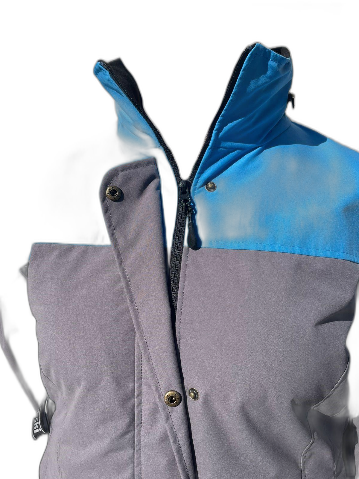Ladies Ski Jacket Blue Black Front Collar (background removed)